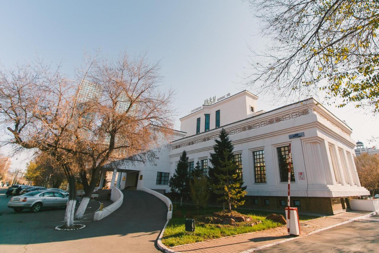 Акку Hotel Astana Buitenkant foto