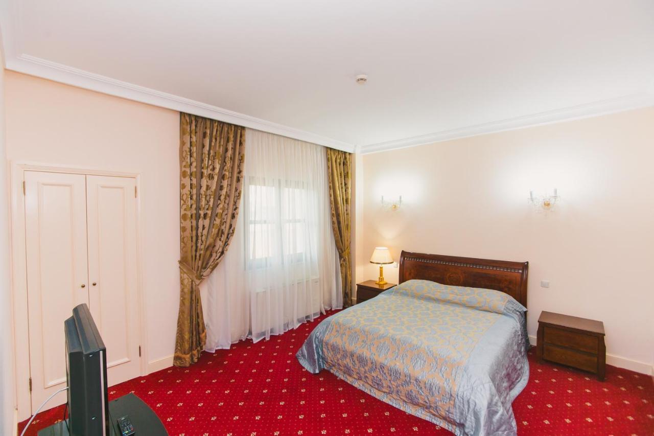 Акку Hotel Astana Buitenkant foto