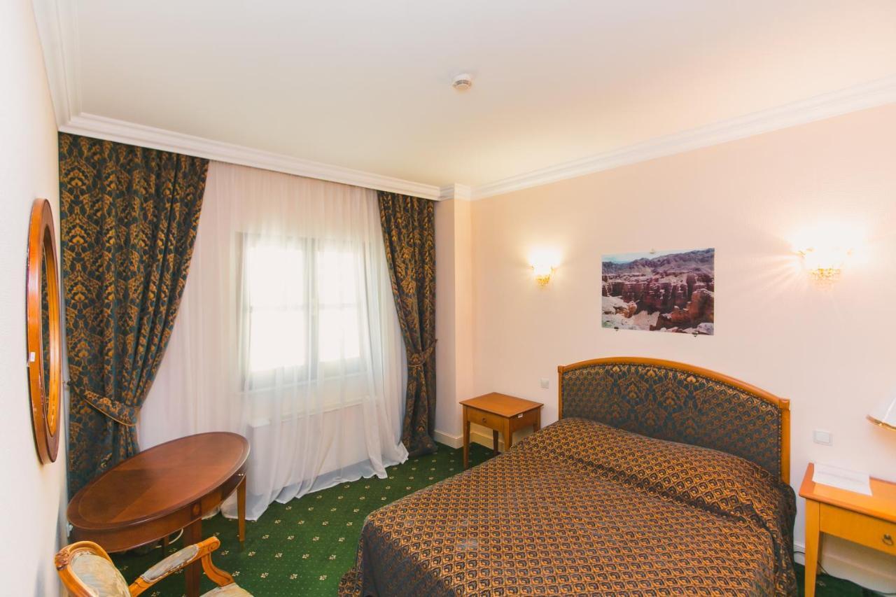Акку Hotel Astana Buitenkant foto