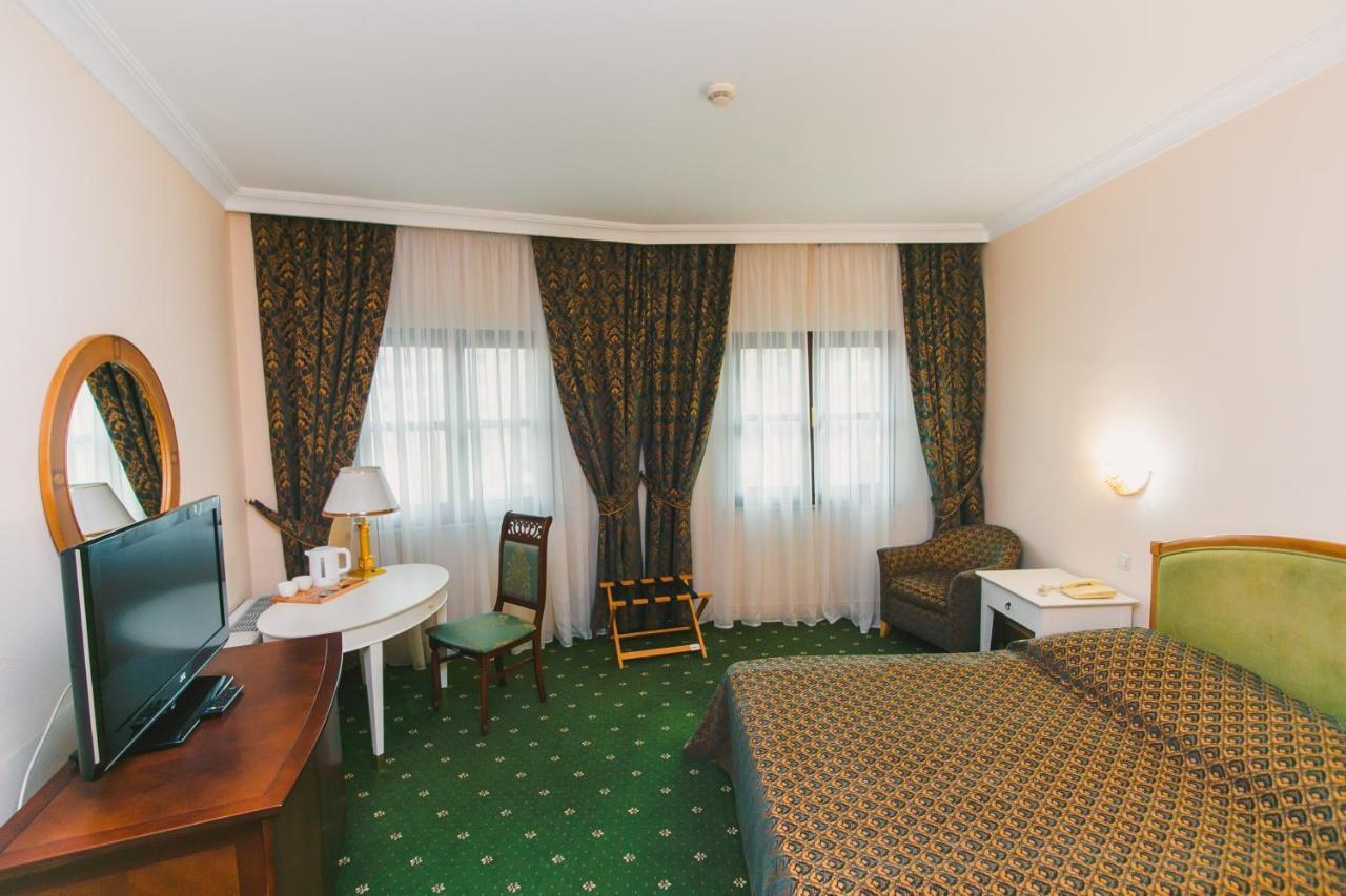 Акку Hotel Astana Buitenkant foto