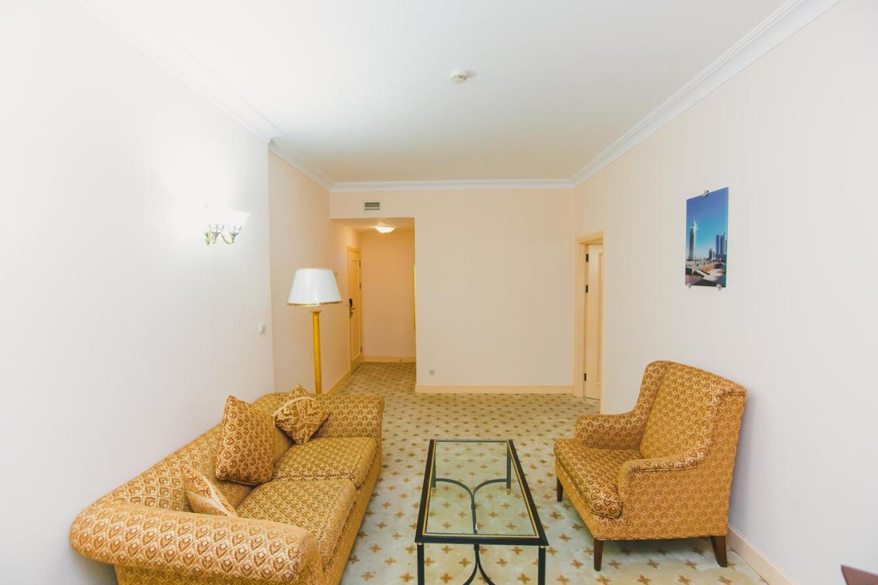 Акку Hotel Astana Buitenkant foto