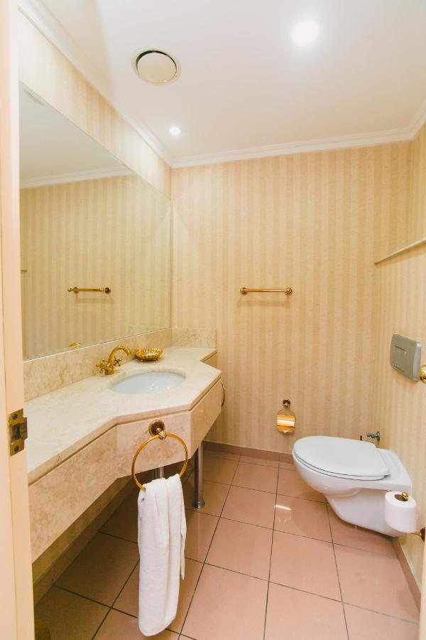 Акку Hotel Astana Buitenkant foto