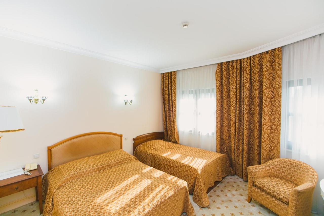 Акку Hotel Astana Buitenkant foto